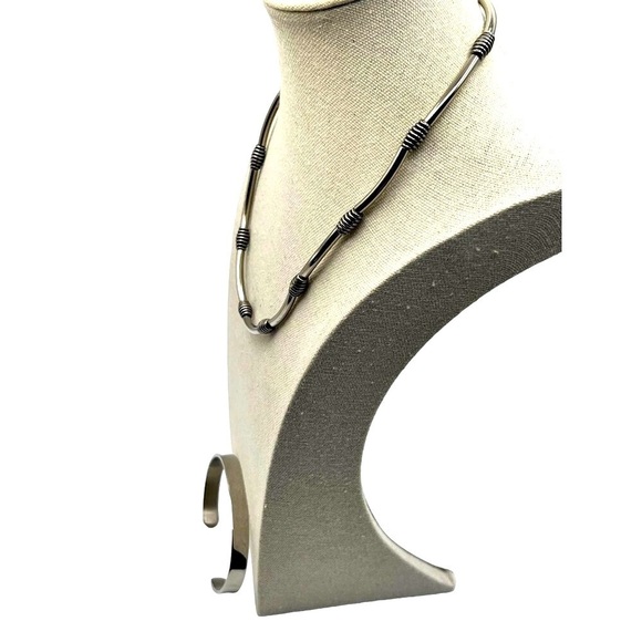 Vintage-Inspired Silver-Tone Necklace & Cuff Bracelet Set - Picture 4 of 8